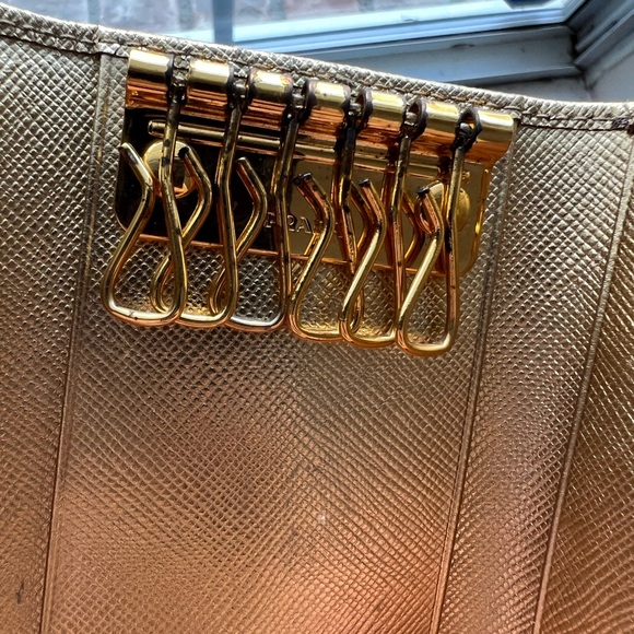 Authentic PRADA key/ card holder - Picture 4 of 11